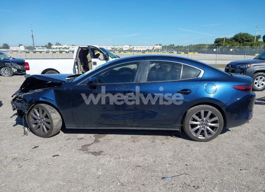 Photo 15 of 2019 Mazda Mazda3 SELECT PACKAGE (VIN JM1BPACL7K1106698)