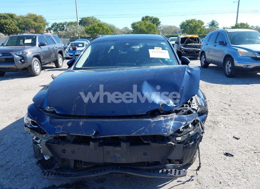 Photo 6 of 2019 Mazda Mazda3 SELECT PACKAGE (VIN JM1BPACL7K1106698)