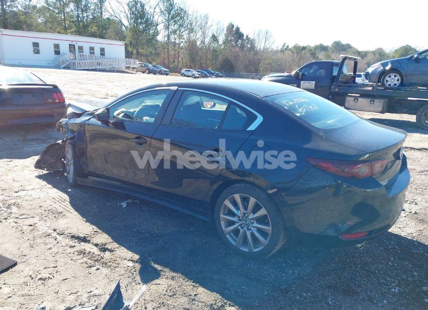 Photo 3 of 2021 Mazda Mazda3 PREFERRED (VIN JM1BPACL7M1327284)
