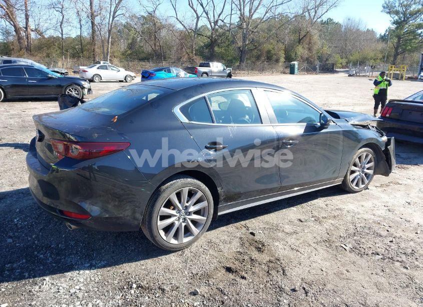 Photo 4 of 2021 Mazda Mazda3 PREFERRED (VIN JM1BPACL7M1327284)