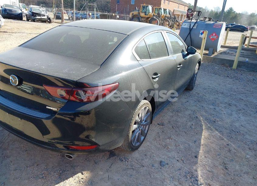 Photo 4 of 2021 Mazda Mazda3 PREFERRED (VIN JM1BPACL7M1337426)