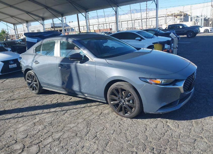 2022 Mazda Mazda3 CARBON EDITION (VIN JM1BPACL8N1507245) main photo