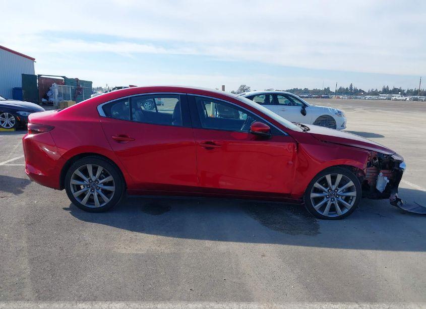 Photo 13 of 2019 Mazda Mazda3 PREFERRED PACKAGE (VIN JM1BPADL2K1114920)
