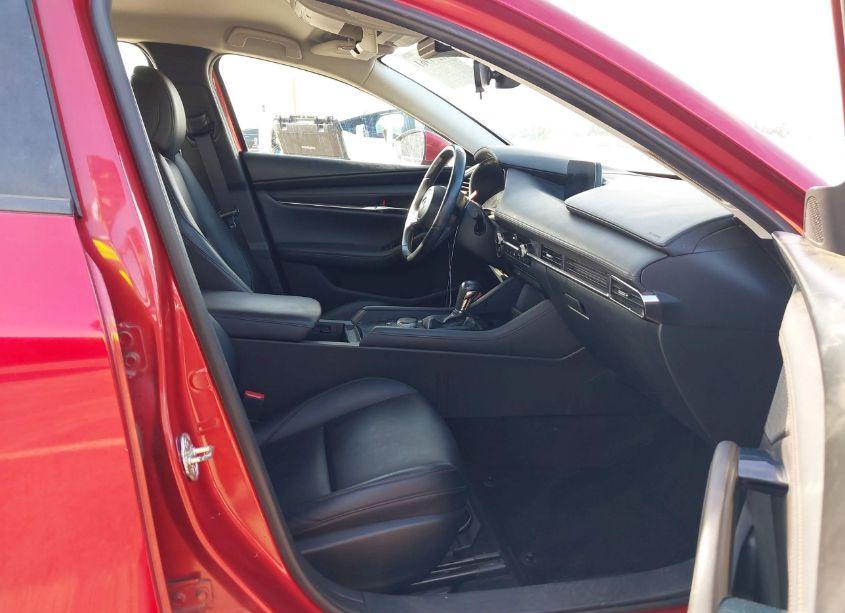 Photo 5 of 2019 Mazda Mazda3 PREFERRED PACKAGE (VIN JM1BPADL2K1114920)