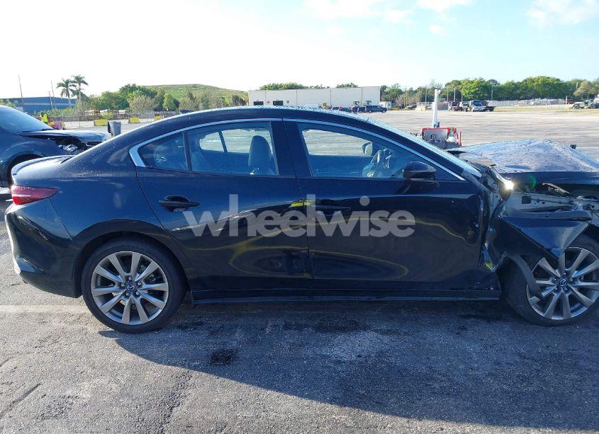 Photo 13 of 2021 Mazda Mazda3 PREMIUM (VIN JM1BPADL7M1303484)