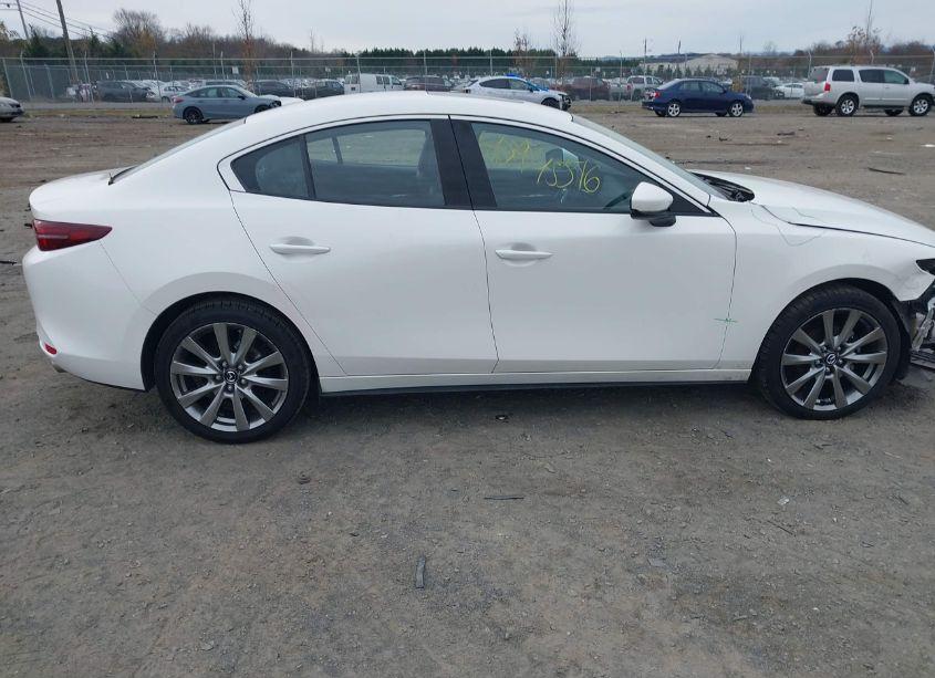 Photo 13 of 2021 Mazda Mazda3 PREMIUM (VIN JM1BPADL8M1319189)