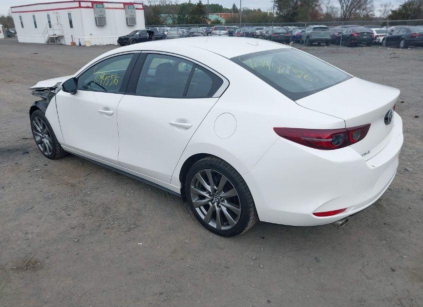 Photo 3 of 2021 Mazda Mazda3 PREMIUM (VIN JM1BPADL8M1319189)