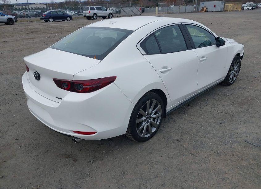 Photo 4 of 2021 Mazda Mazda3 PREMIUM (VIN JM1BPADL8M1319189)