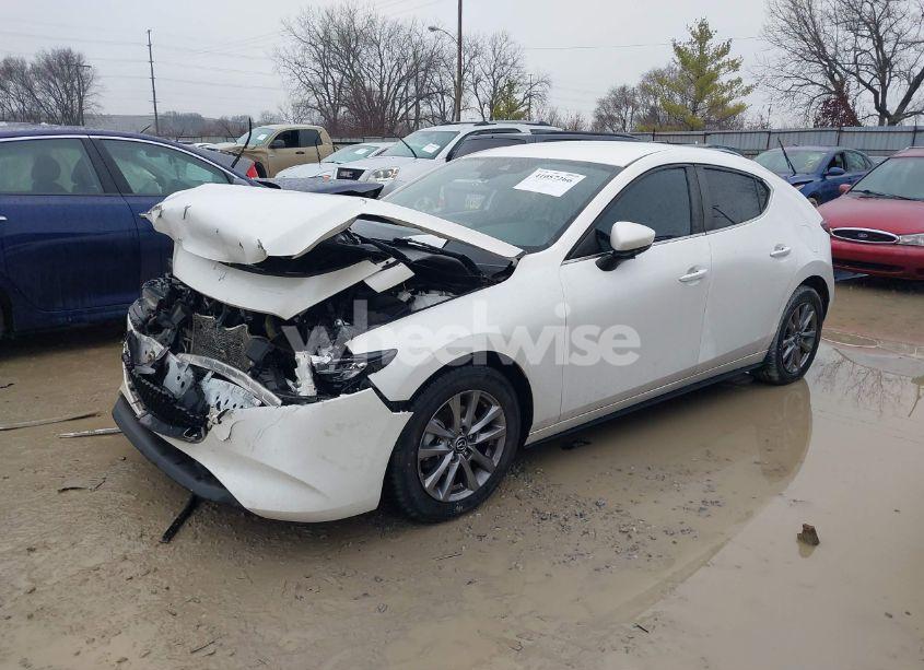 Photo 2 of 2021 Mazda Mazda3 2.5 S (VIN JM1BPAJL4M1305505)