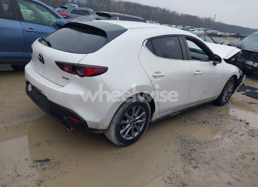 Photo 4 of 2021 Mazda Mazda3 2.5 S (VIN JM1BPAJL4M1305505)