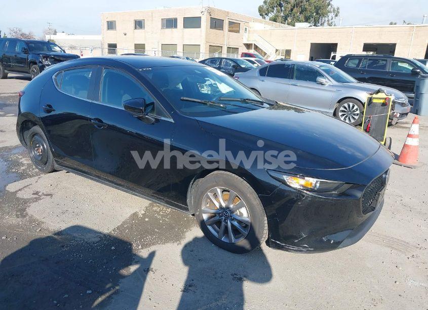 2021 Mazda Mazda3 2.5 S (VIN JM1BPAJLXM1314726) main photo