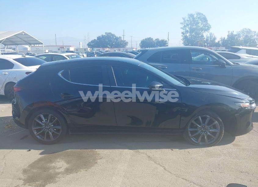 Photo 13 of 2019 Mazda Mazda3 (VIN JM1BPAJM0K1138825)