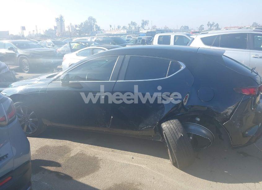 Photo 14 of 2019 Mazda Mazda3 (VIN JM1BPAJM0K1138825)