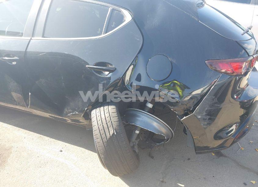 Photo 17 of 2019 Mazda Mazda3 (VIN JM1BPAJM0K1138825)