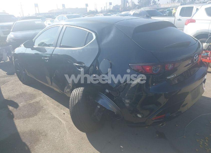 Photo 3 of 2019 Mazda Mazda3 (VIN JM1BPAJM0K1138825)