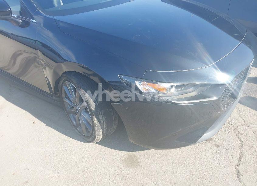 Photo 6 of 2019 Mazda Mazda3 (VIN JM1BPAJM0K1138825)