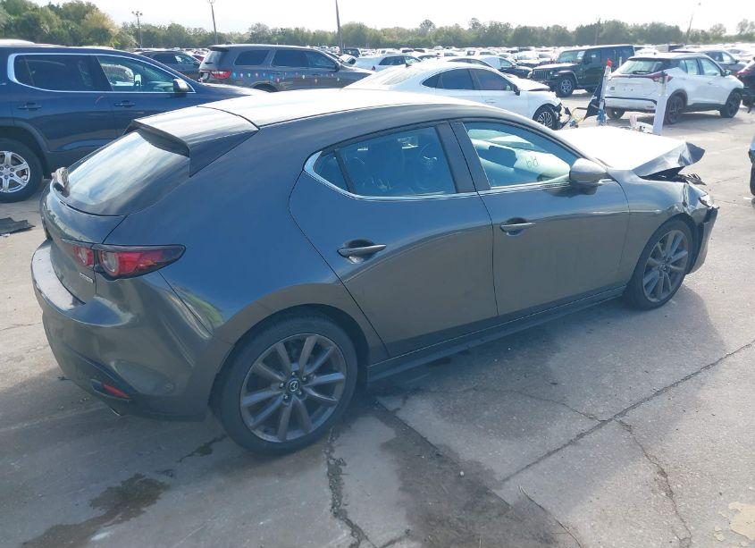 Photo 4 of 2021 Mazda Mazda3 SELECT (VIN JM1BPAKL2M1312662)