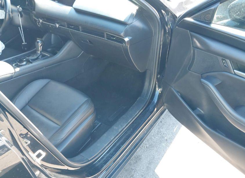 Photo 5 of 2021 Mazda Mazda3 SELECT (VIN JM1BPAKL3M1330233)