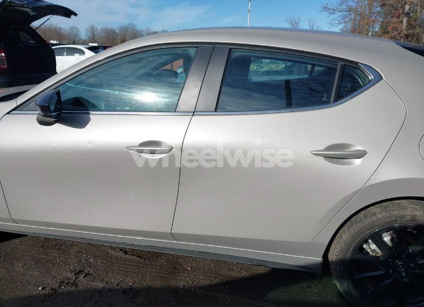 Photo 14 of 2024 Mazda Mazda3 2.5 S SELECT SPORT (VIN JM1BPAKM5R1722226)