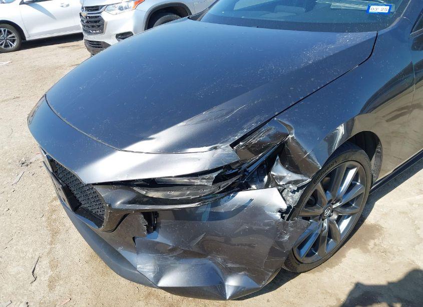 Photo 6 of 2021 Mazda Mazda3 PREFERRED (VIN JM1BPALL3M1404166)