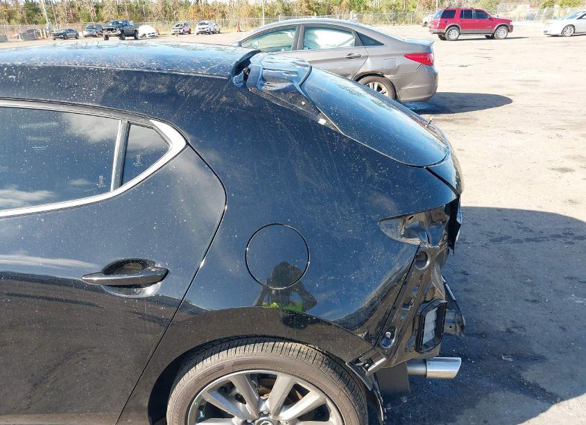 Photo 6 of 2024 Mazda Mazda3 2.5 S PREFERRED (VIN JM1BPALM2R1709738)