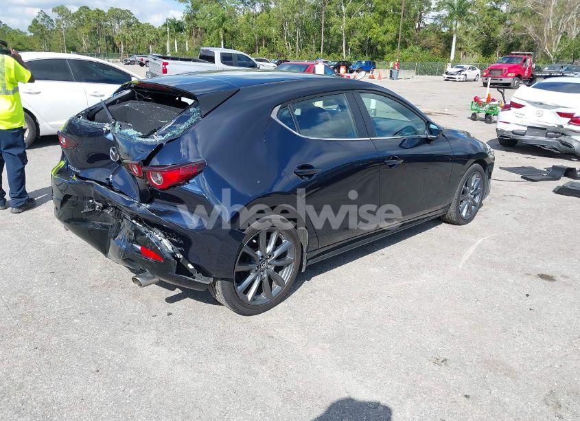 Photo 4 of 2023 Mazda Mazda3 2.5 S PREFERRED (VIN JM1BPALM3P1610679)