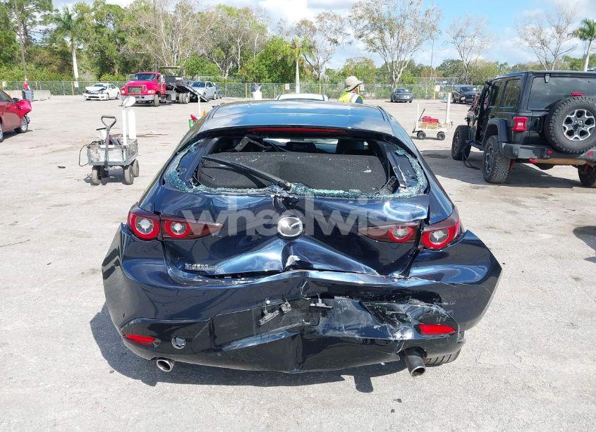 Photo 6 of 2023 Mazda Mazda3 2.5 S PREFERRED (VIN JM1BPALM3P1610679)