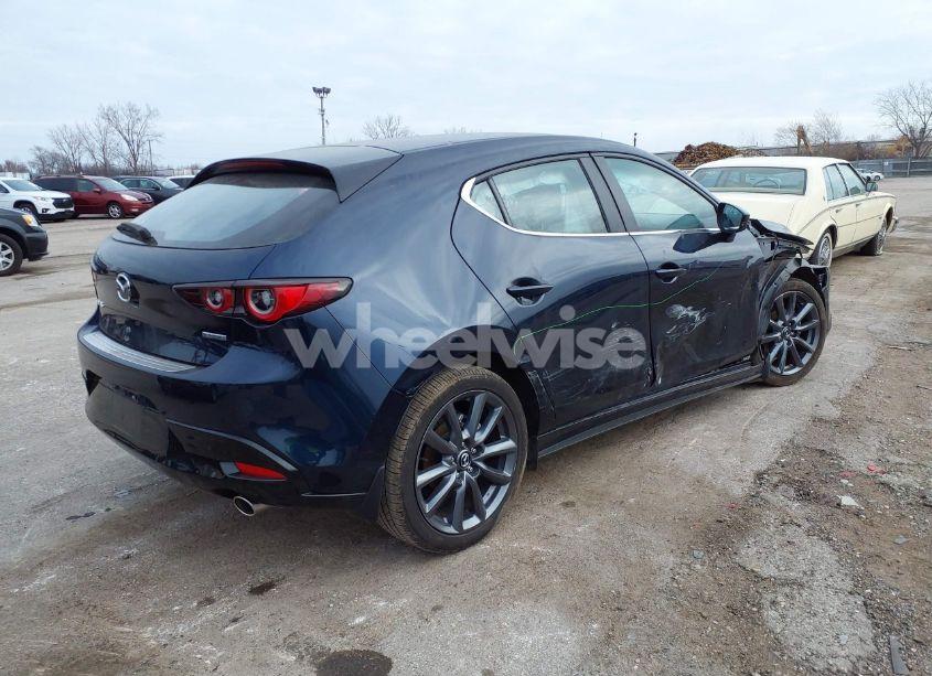 Photo 4 of 2024 Mazda Mazda3 2.5 S PREFERRED (VIN JM1BPALM3R1655012)