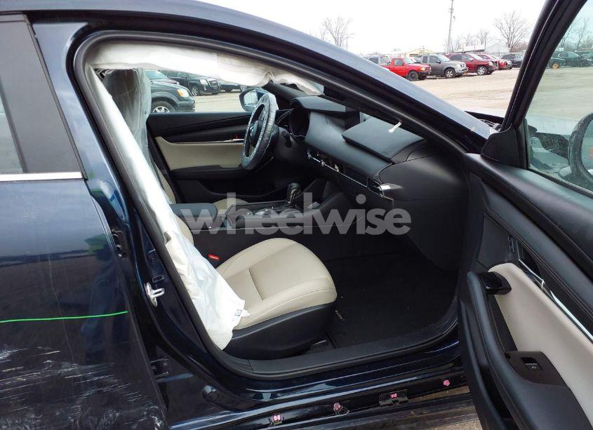 Photo 5 of 2024 Mazda Mazda3 2.5 S PREFERRED (VIN JM1BPALM3R1655012)