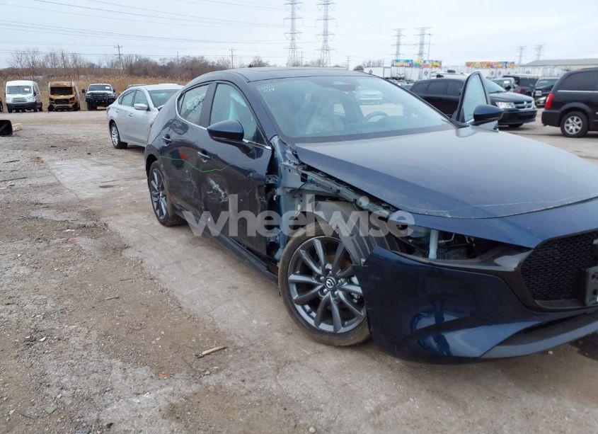 Photo 6 of 2024 Mazda Mazda3 2.5 S PREFERRED (VIN JM1BPALM3R1655012)