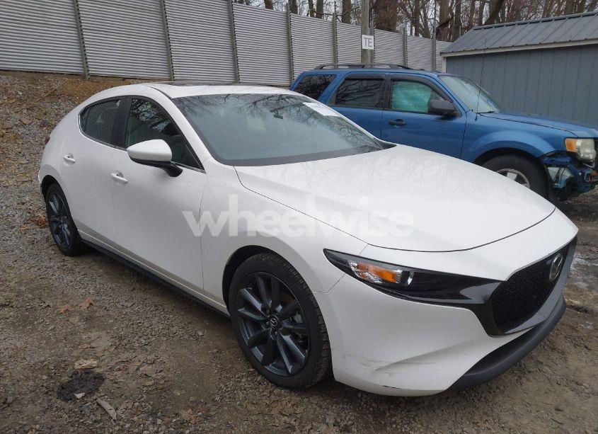 2024 Mazda Mazda3 2.5 S PREFERRED (VIN JM1BPALM5R1719017) main photo