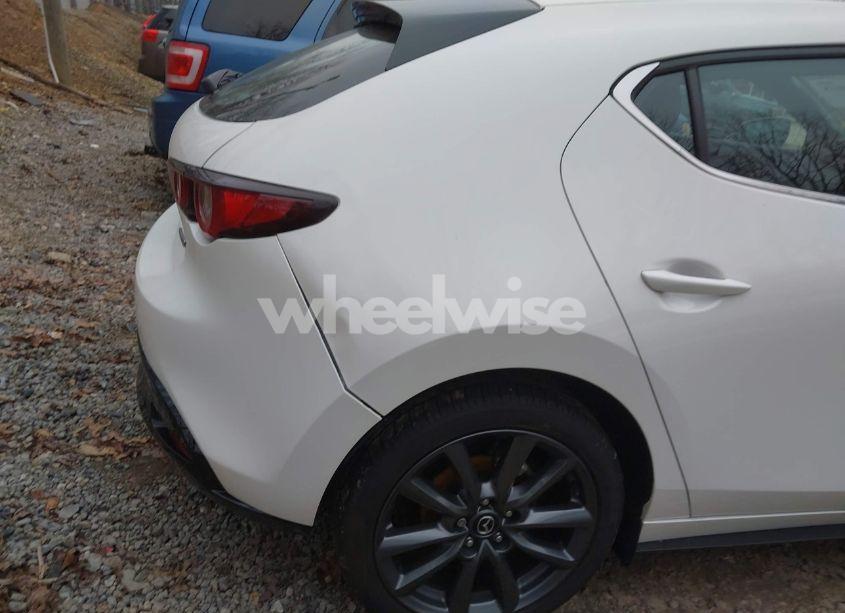 Photo 18 of 2024 Mazda Mazda3 2.5 S PREFERRED (VIN JM1BPALM5R1719017)