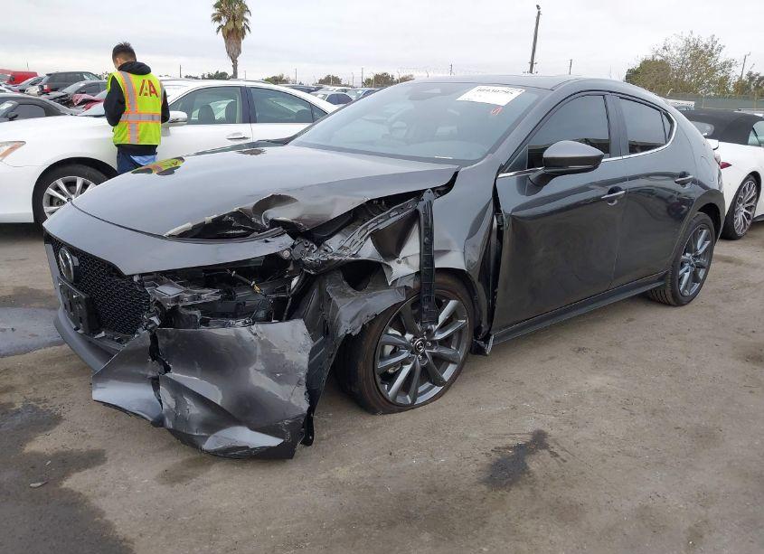 Photo 2 of 2024 Mazda Mazda3 2.5 S PREFERRED (VIN JM1BPALM8R1710683)