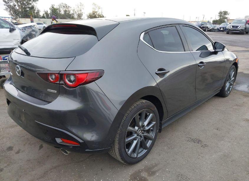 Photo 4 of 2024 Mazda Mazda3 2.5 S PREFERRED (VIN JM1BPALM8R1710683)