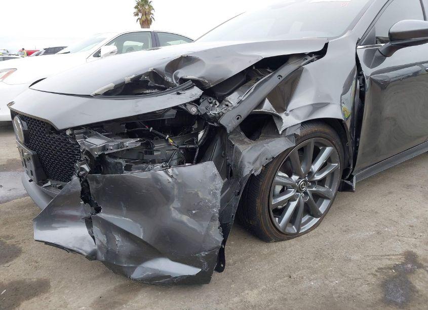 Photo 6 of 2024 Mazda Mazda3 2.5 S PREFERRED (VIN JM1BPALM8R1710683)