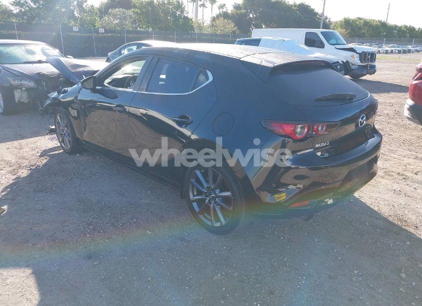 Photo 3 of 2023 Mazda Mazda3 2.5 S PREFERRED (VIN JM1BPALMXP1615815)
