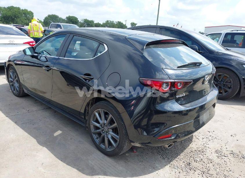 Photo 3 of 2024 Mazda Mazda3 2.5 S PREFERRED (VIN JM1BPALMXR1712922)