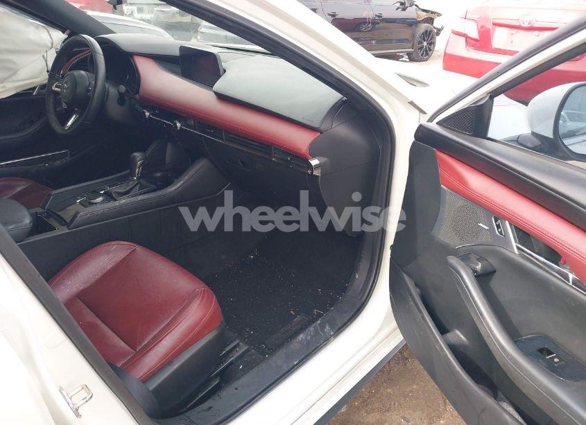 Photo 5 of 2021 Mazda Mazda3 PREMIUM (VIN JM1BPAML0M1302385)