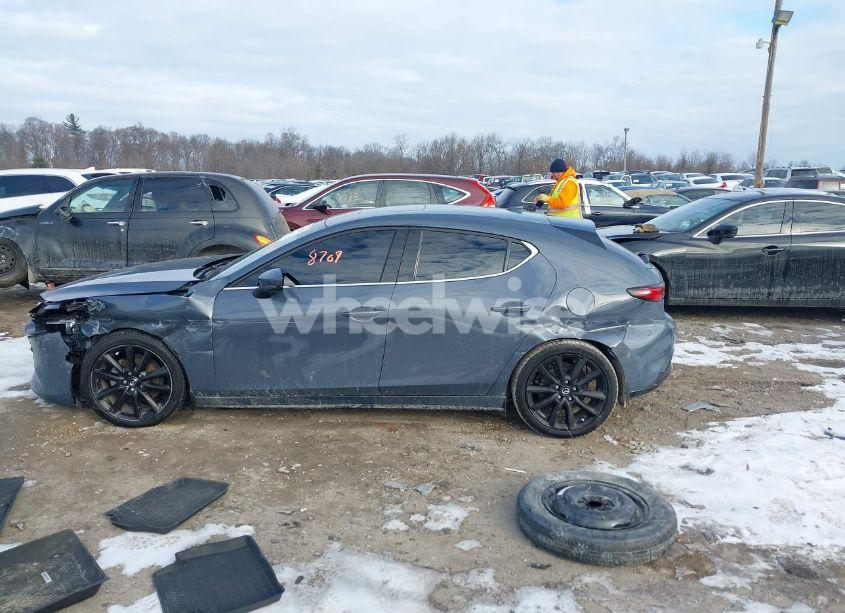 Photo 14 of 2021 Mazda Mazda3 PREMIUM (VIN JM1BPAML0M1314066)