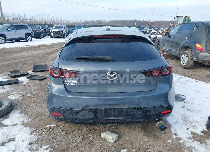 Photo 16 of 2021 Mazda Mazda3 PREMIUM (VIN JM1BPAML0M1314066)
