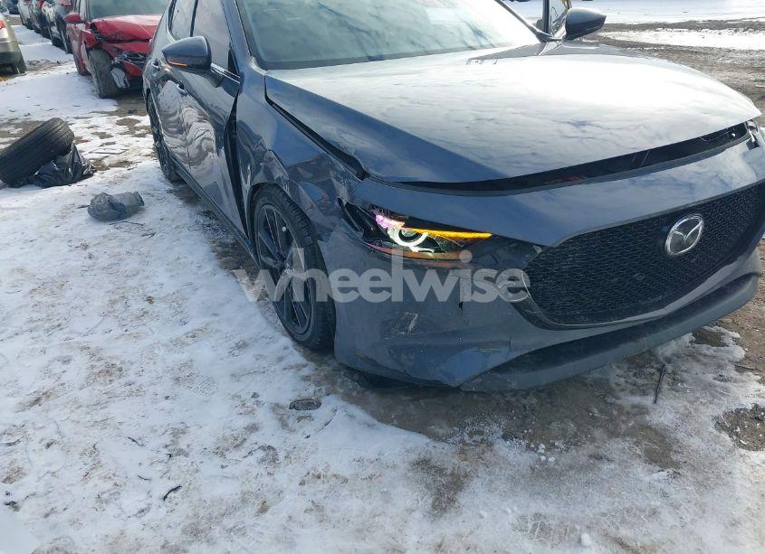 Photo 6 of 2021 Mazda Mazda3 PREMIUM (VIN JM1BPAML0M1314066)