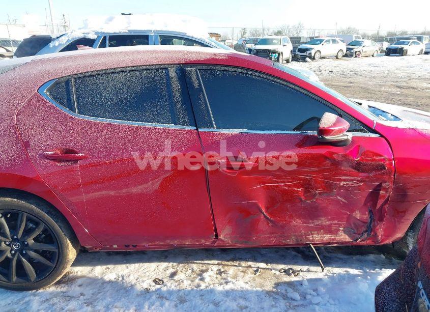 Photo 13 of 2022 Mazda Mazda3 PREMIUM (VIN JM1BPAML1N1515069)
