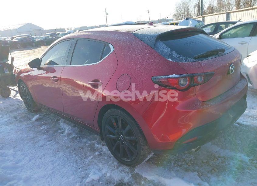 Photo 3 of 2022 Mazda Mazda3 PREMIUM (VIN JM1BPAML1N1515069)