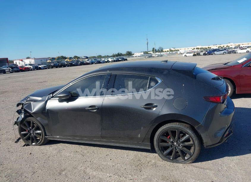 Photo 13 of 2021 Mazda Mazda3 PREMIUM (VIN JM1BPAML2M1340149)