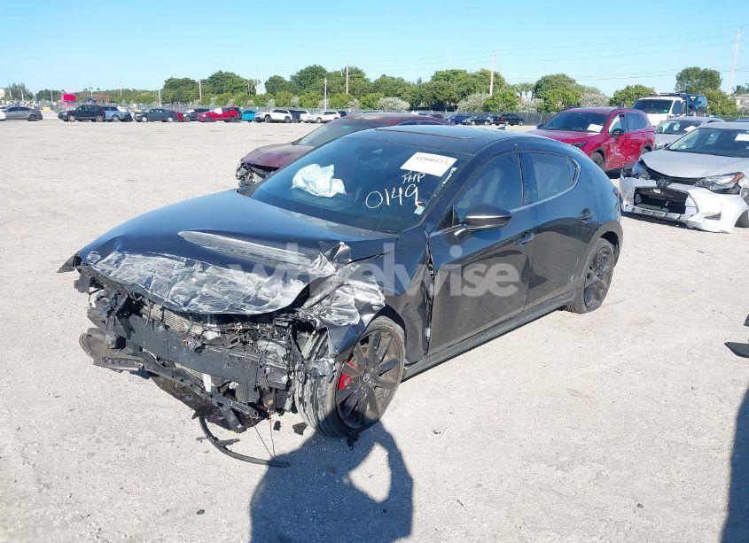 Photo 2 of 2021 Mazda Mazda3 PREMIUM (VIN JM1BPAML2M1340149)