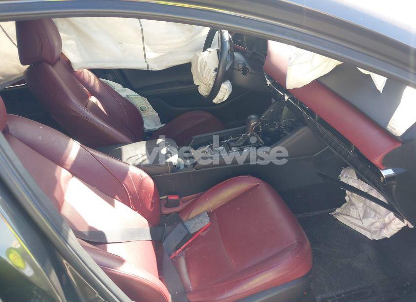 Photo 5 of 2021 Mazda Mazda3 PREMIUM (VIN JM1BPAML2M1340149)