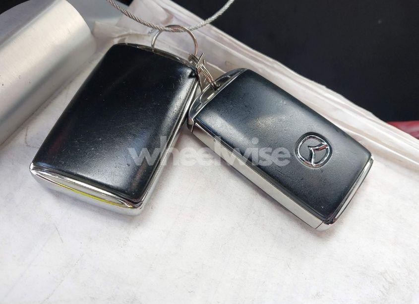 Photo 11 of 2021 Mazda Mazda3 PREMIUM (VIN JM1BPAML5M1347080)