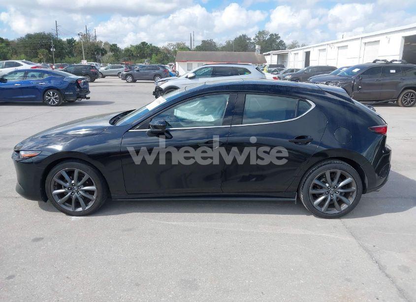 Photo 14 of 2021 Mazda Mazda3 PREMIUM (VIN JM1BPAML5M1347080)