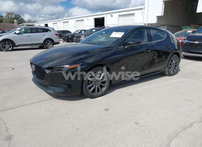 Photo 2 of 2021 Mazda Mazda3 PREMIUM (VIN JM1BPAML5M1347080)