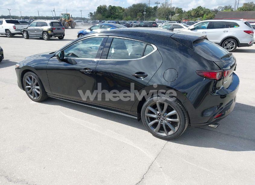 Photo 3 of 2021 Mazda Mazda3 PREMIUM (VIN JM1BPAML5M1347080)